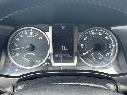 Used 2017 Toyota Tacoma SR5 w/ Tow Package image 14