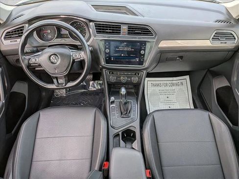 Used 2018 Volkswagen Tiguan SE w/ Panoramic Sunroof Package image 14