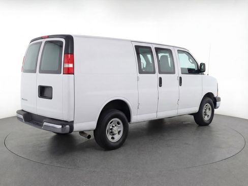 Used 2025 Chevrolet Express 3500 LT w/ LT Preferred Equipment Group RWD image 9