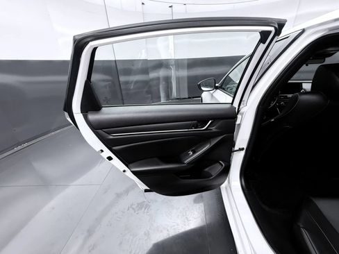 Used 2021 Honda Accord Sport image 17