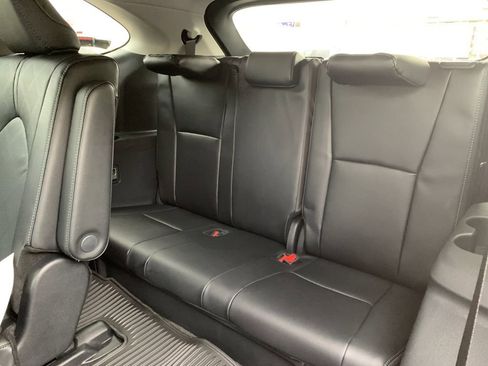 New 2026 Toyota Highlander Platinum AWD/4WD image 17