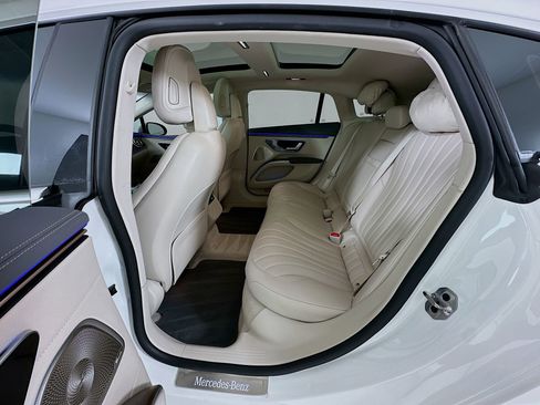 Used 2023 Mercedes-Benz EQS 450+ Sedan image 27