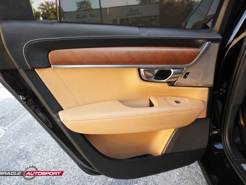 Used 2017 Volvo S90 T6 Inscription w/ Vision Package image 22