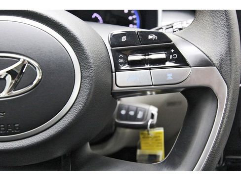 Used 2023 Hyundai Tucson SE image 14