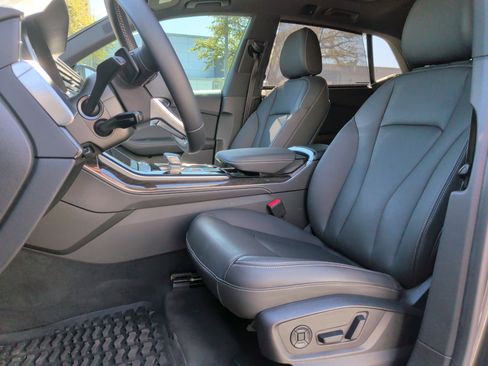 Used 2024 Audi Q8 Premium Plus w/ Premium Plus Package image 17