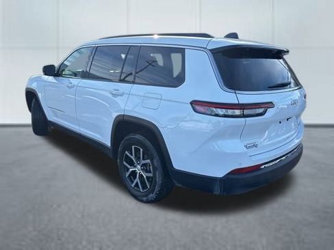 Used 2024 Jeep Grand Cherokee L Limited w/ Luxury Tech Group II image 2