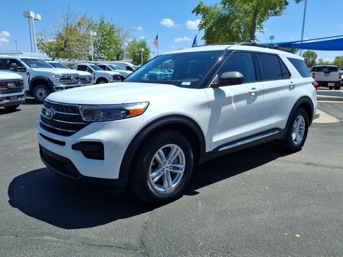 Certified 2023 Ford Explorer XLT RWD image 8
