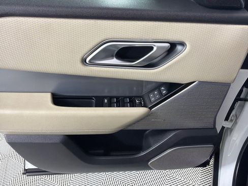 Used 2018 Land Rover Range Rover Velar R-Dynamic SE AWD/4WD image 11
