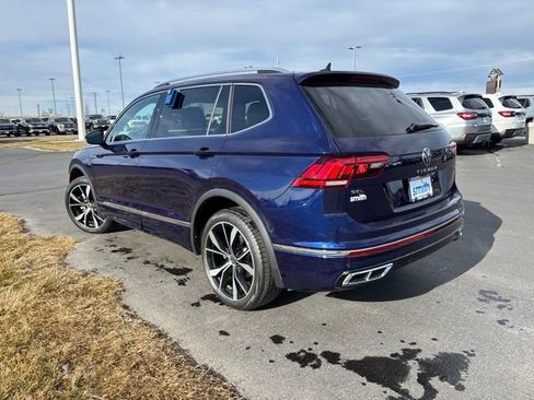 Used 2022 Volkswagen Tiguan SEL R-Line image 5