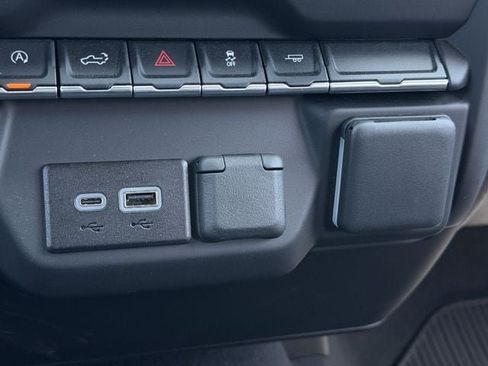 Used 2026 Chevrolet Silverado 1500 Custom RWD image 20