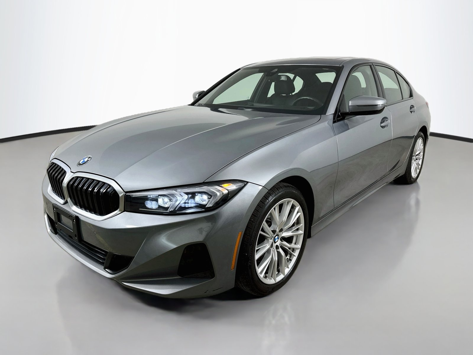 Used 2023 BMW 330i xDrive Sedan w/ Convenience Package AWD/4WD image 1