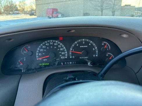 Used 2000 Ford F150 XL image 16