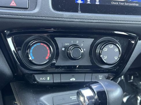 Used 2021 Honda HR-V Sport image 19