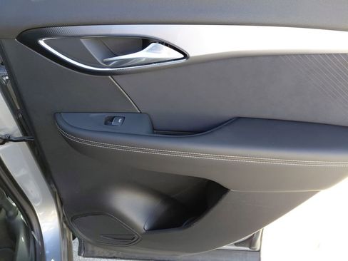 Used 2025 Buick Envision Sport Touring image 21