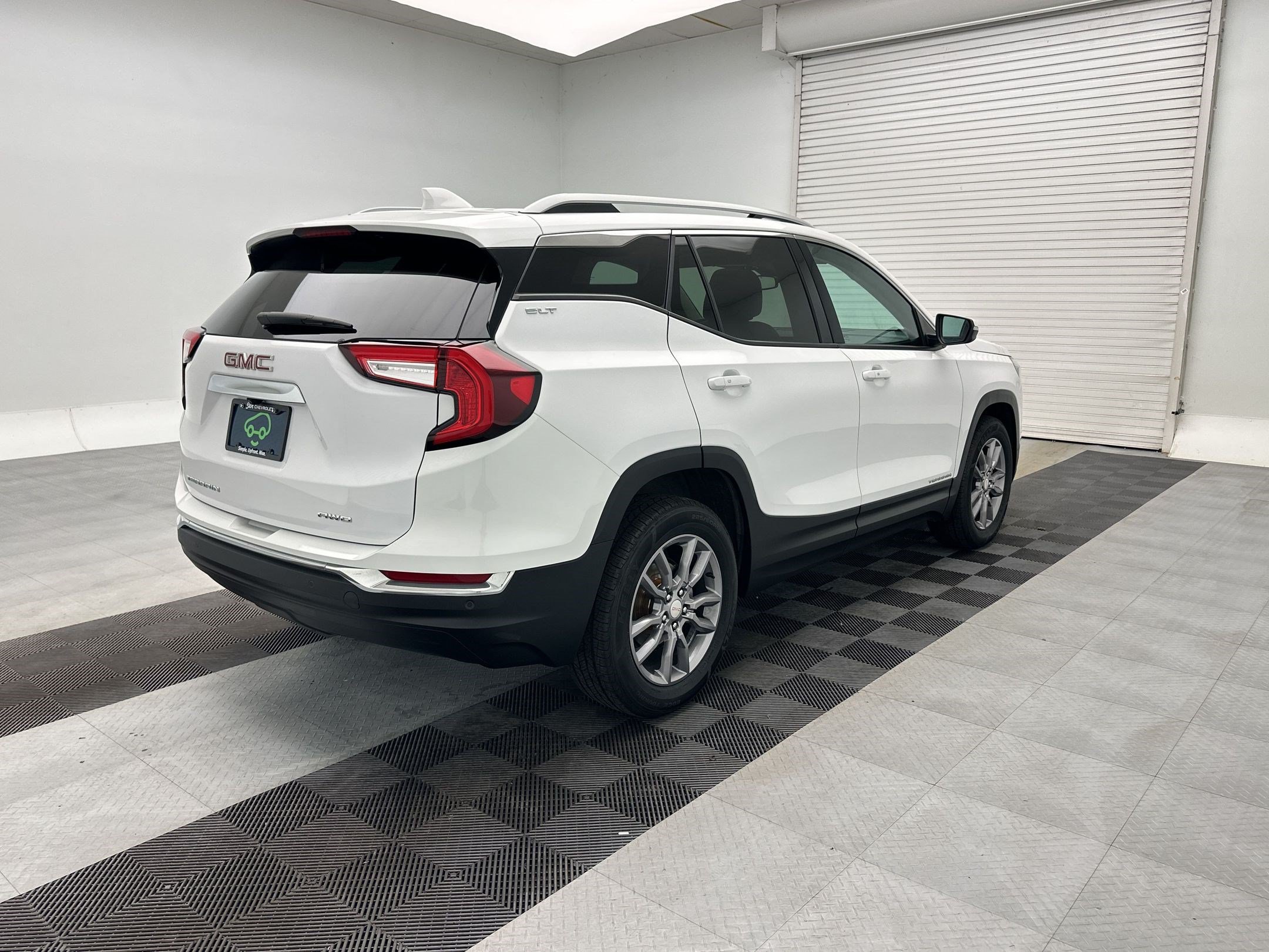 Certified 2024 GMC Terrain SLT AWD/4WD image 9