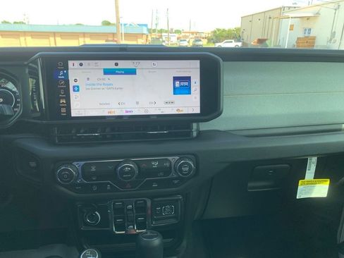 New 2025 Jeep Gladiator Sport AWD/4WD image 20