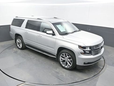 Used 2019 Chevrolet Suburban Premier AWD/4WD image 53