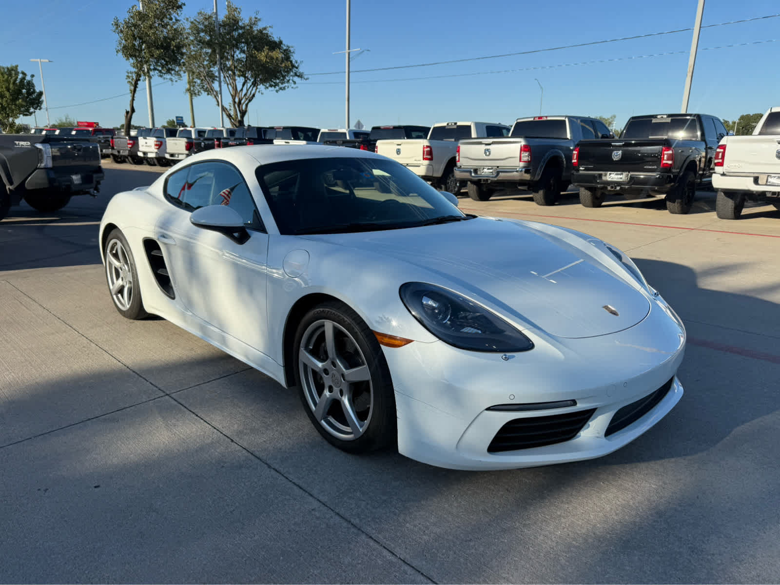 Used 2018 Porsche 718 Cayman RWD image 4