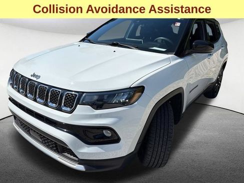Used 2023 Jeep Compass Limited AWD/4WD image 5