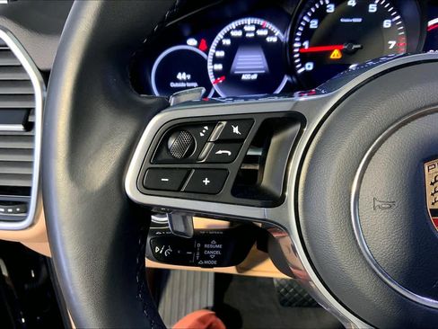 Used 2023 Porsche Cayenne image 27