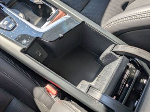 Used 2023 Volvo XC60 B6 Ultimate w/ Climate Package image 40