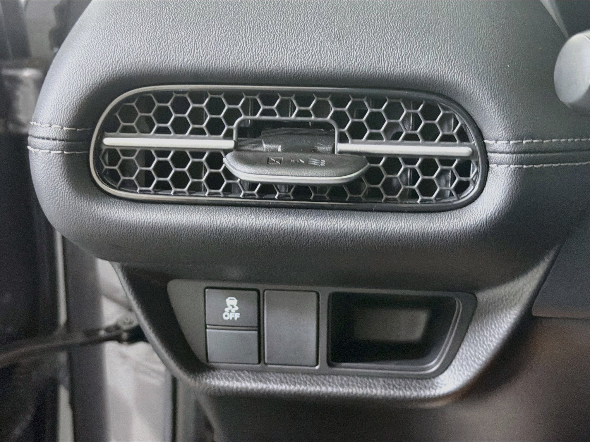 Used 2024 Honda HR-V EX-L image 16