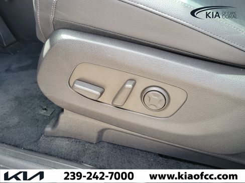 Certified 2025 Kia Carnival SX Prestige FWD image 22