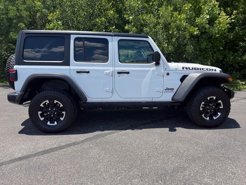 Used 2025 Jeep Wrangler Unlimited Rubicon AWD/4WD image 22