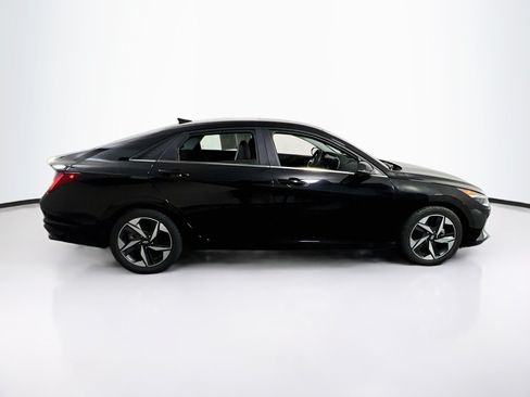 Used 2023 Hyundai Elantra Limited FWD image 4