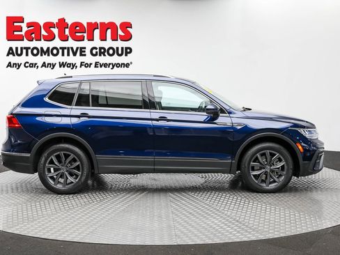 Used 2022 Volkswagen Tiguan SE image 4