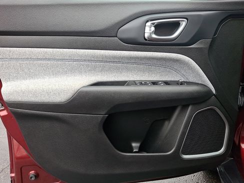 Used 2022 Jeep Compass Latitude image 13