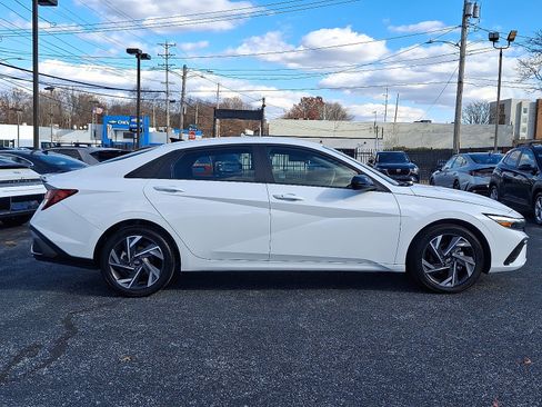 Certified 2025 Hyundai Elantra Sport image 7