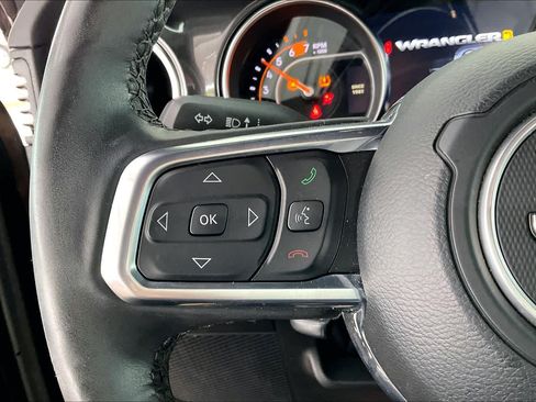 Used 2022 Jeep Wrangler Unlimited Sahara AWD/4WD image 23