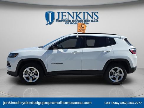 Certified 2024 Jeep Compass Latitude image 3