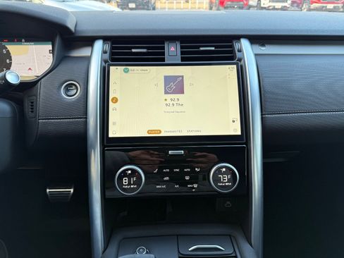 Used 2024 Land Rover Discovery Dynamic SE image 27