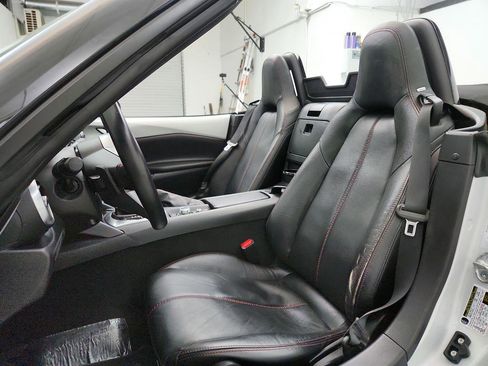 Used 2016 MAZDA MX-5 Miata Grand Touring RWD image 14