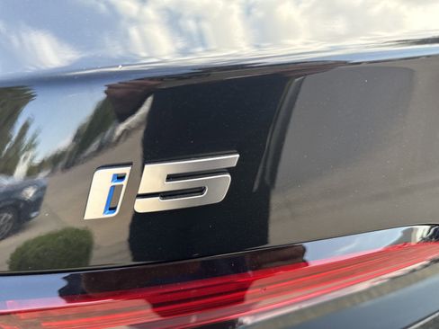 New 2026 BMW i5 eDrive40 image 8