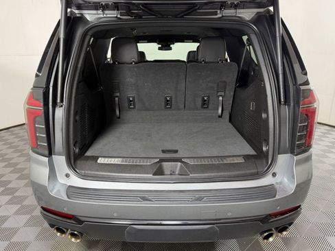 Certified 2025 Chevrolet Suburban Z71 AWD/4WD image 8