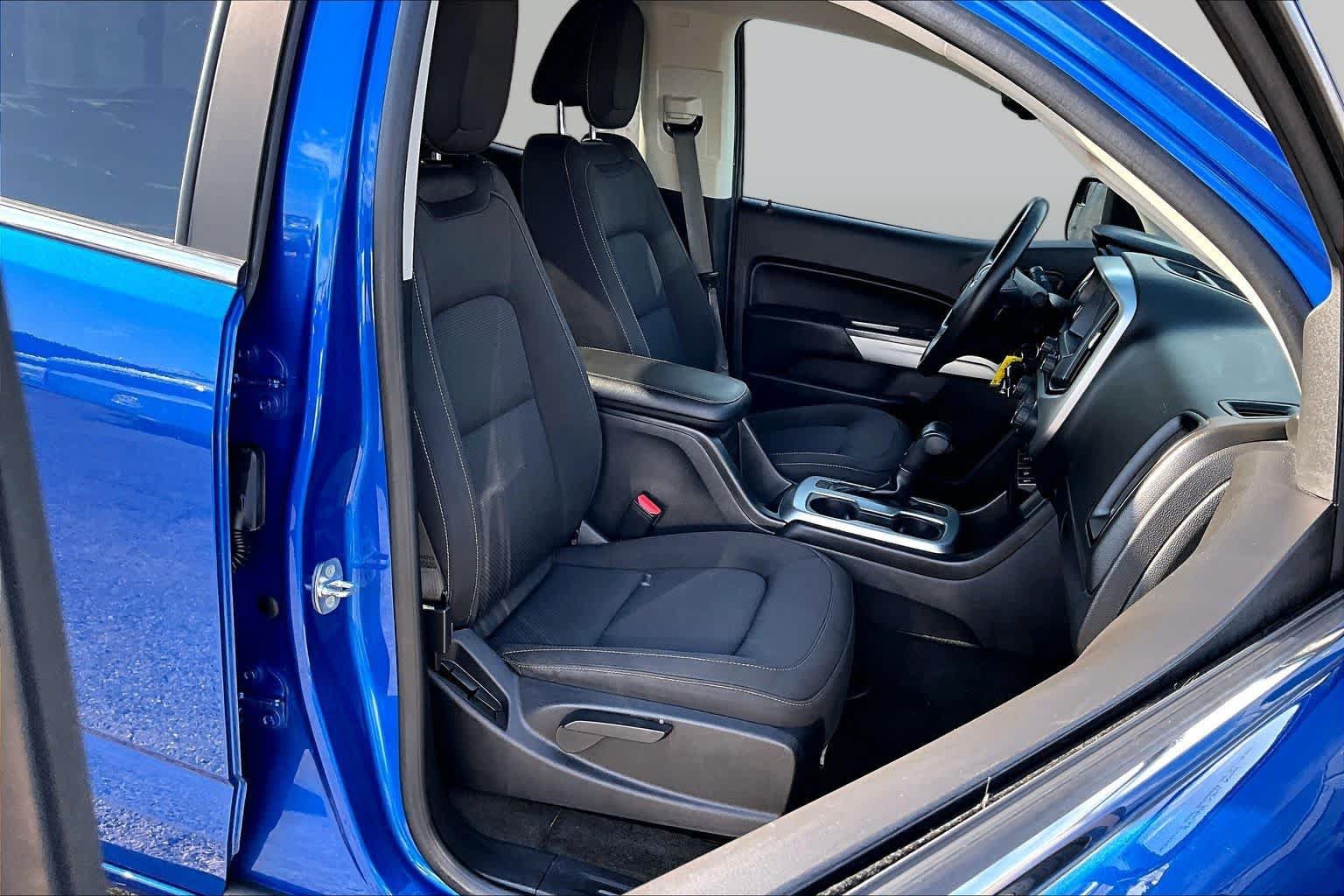 Used 2018 Chevrolet Colorado LT w/ LT Convenience Package RWD image 11