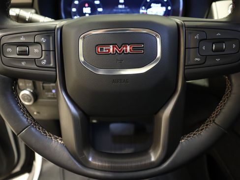 Used 2022 GMC Yukon AT4 w/ Technology Package AWD/4WD image 31