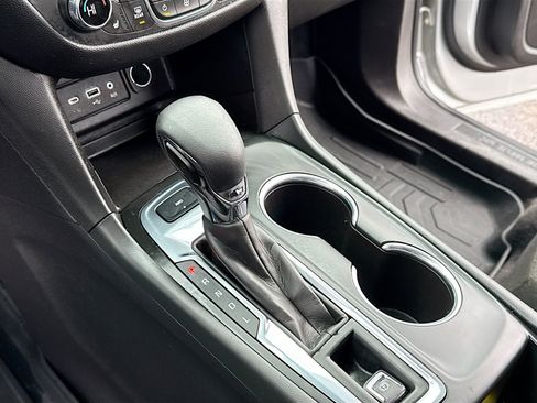 Used 2021 Chevrolet Equinox LT image 10