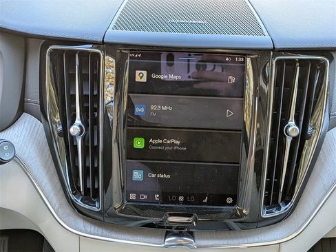 Certified 2023 Volvo XC60 B5 Ultimate w/ Protection Package Premier image 19