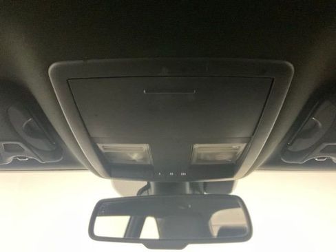 Used 2018 Dodge Challenger SXT w/ Driver Convenience Group image 20