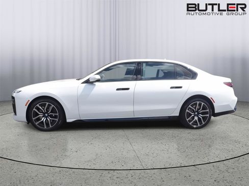 Used 2026 BMW 760i xDrive w/ Executive Package AWD/4WD image 4
