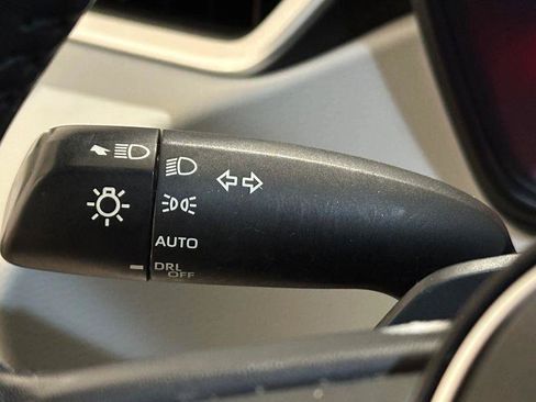 Used 2022 Toyota Corolla SE FWD image 15