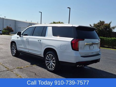 Used 2023 GMC Yukon XL Denali AWD/4WD image 5