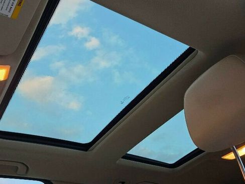 Used 2014 Mercedes-Benz GLK 250 BlueTEC 4MATIC image 26