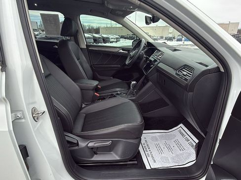 Used 2022 Volkswagen Tiguan SE image 20