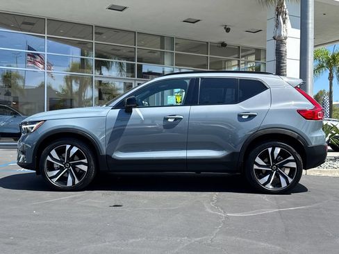 Certified 2023 Volvo XC40 B5 Plus w/ Protection Package Premier AWD/4WD image 2