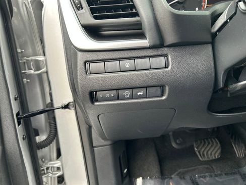 Used 2024 Nissan Rogue SV image 21